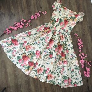 🌸Host Pick🌸 Amazing Vintage Floral Dress!